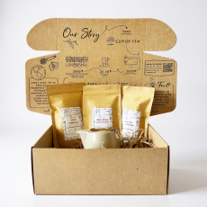 Flavoured Black Tea & Teapot Gift Box Flavoured Black Tea & Teapot Gift Box